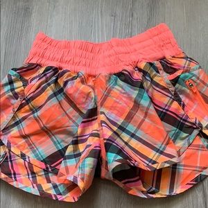 Lululemon tracker shorts